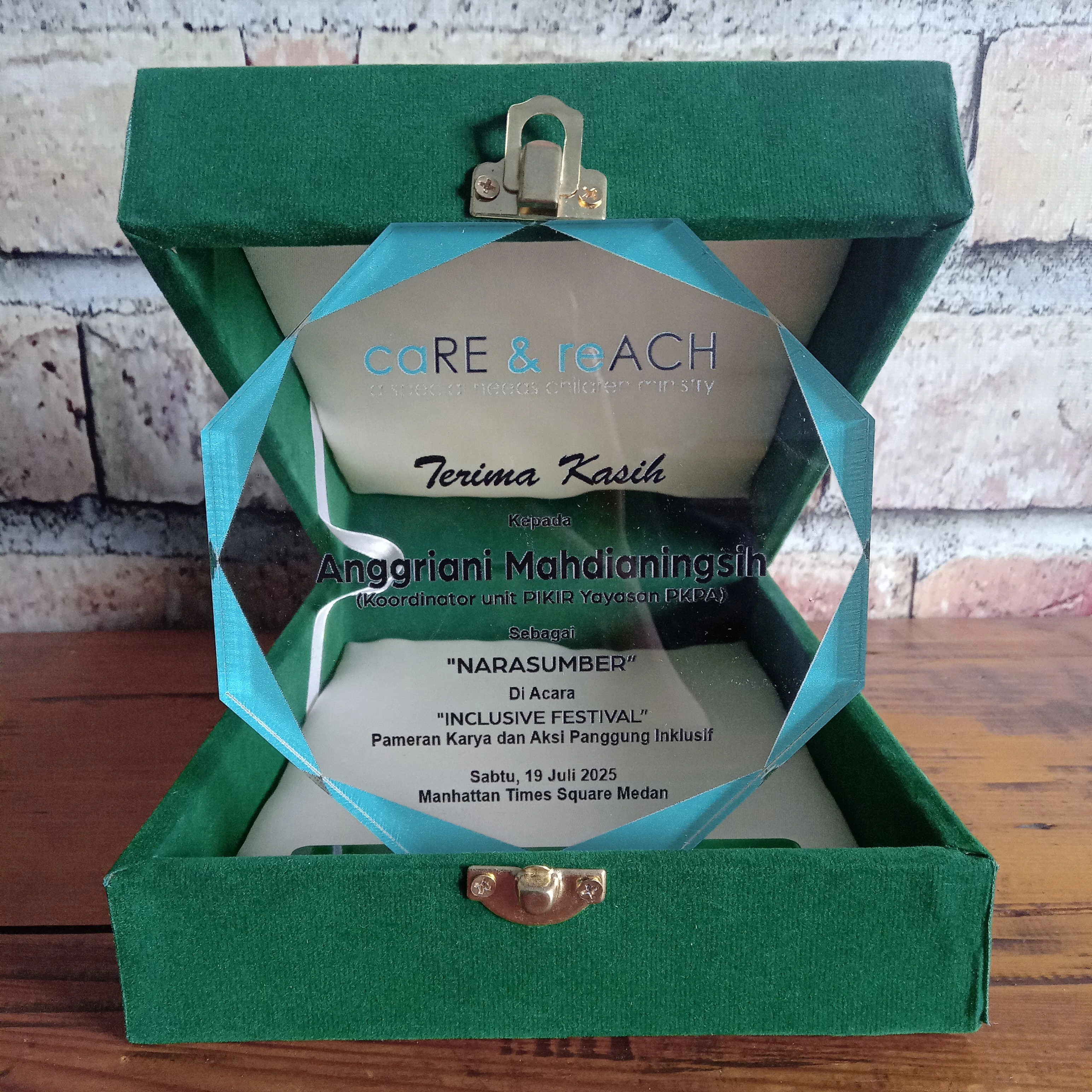 Plaque/Plakat Care  & Reach